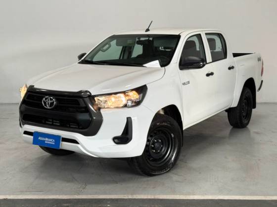 TOYOTA HILUX 2.8 D-4D TURBO DIESEL CD POWER PACK 4X4 MANUAL